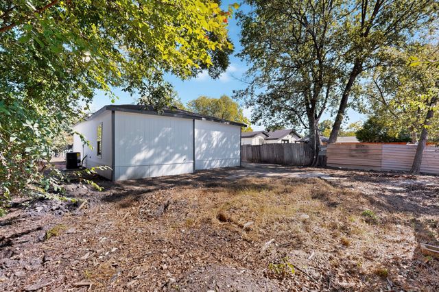 651 Ezekial Avenue, Dallas, TX 75217
