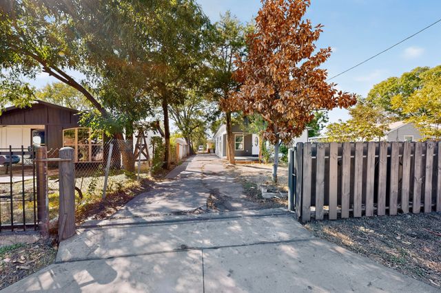651 Ezekial Avenue, Dallas, TX 75217