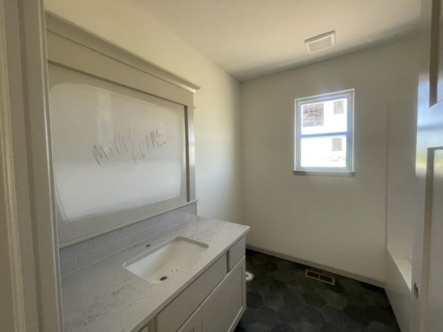 2222 E Chicory St, Andover, KS 67002