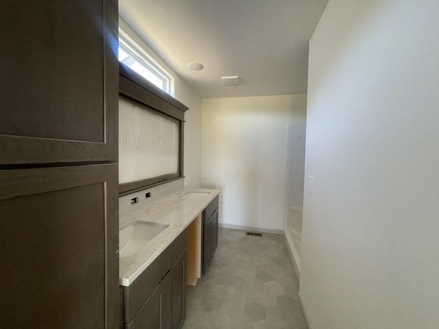 2222 E Chicory St, Andover, KS 67002