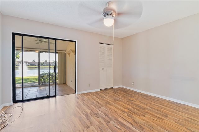 633 Sea Pine Way H, Green Acres, FL 33415