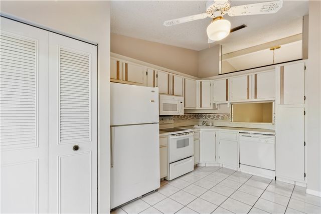 633 Sea Pine Way H, Green Acres, FL 33415