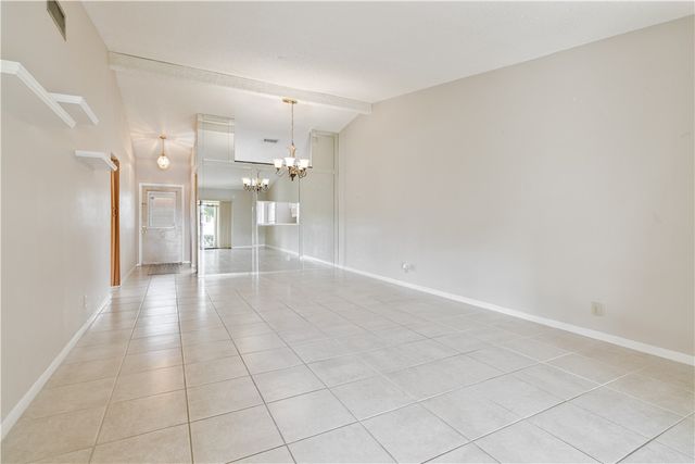 633 Sea Pine Way H, Green Acres, FL 33415