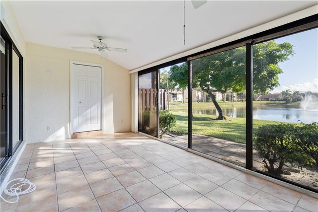 633 Sea Pine Way H, Green Acres, FL 33415