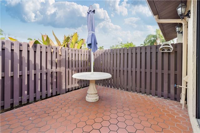 633 Sea Pine Way H, Green Acres, FL 33415