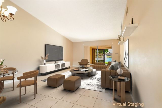 633 Sea Pine Way H, Green Acres, FL 33415