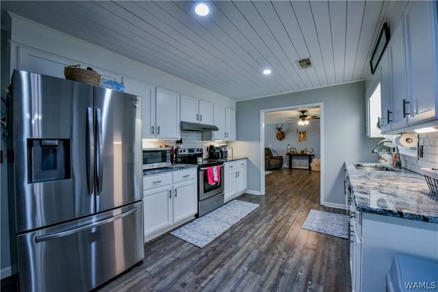 12034 Southview Cir, Moundville, AL 35474