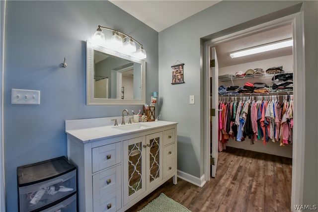12034 Southview Cir, Moundville, AL 35474