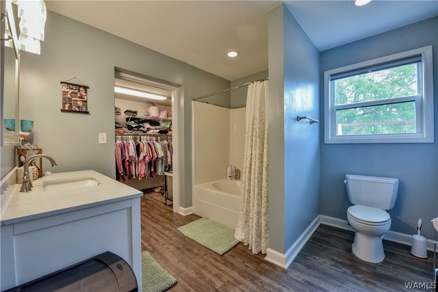 12034 Southview Cir, Moundville, AL 35474