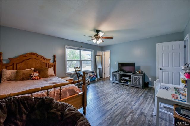 12034 Southview Cir, Moundville, AL 35474