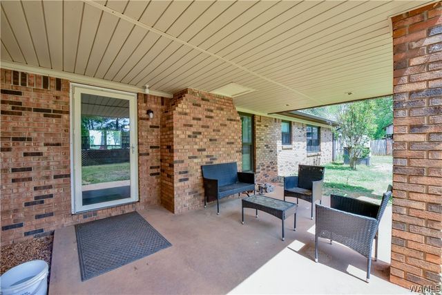 12034 Southview Cir, Moundville, AL 35474