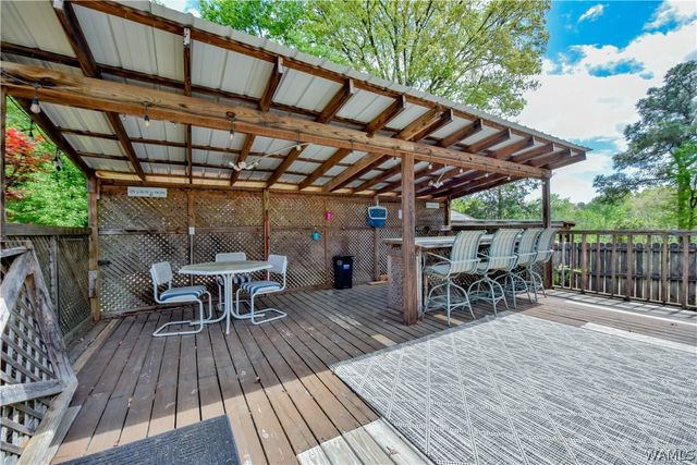 12034 Southview Cir, Moundville, AL 35474