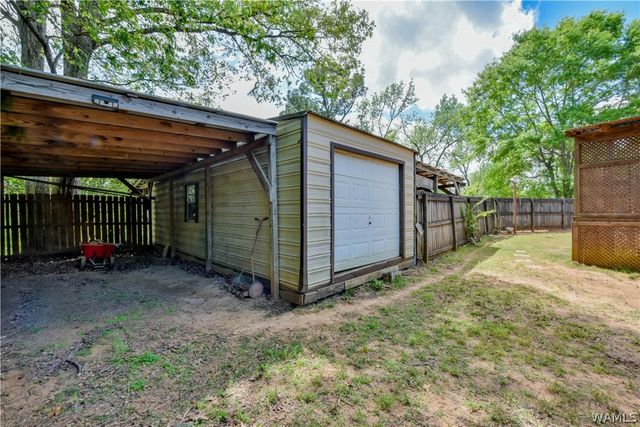 12034 Southview Cir, Moundville, AL 35474