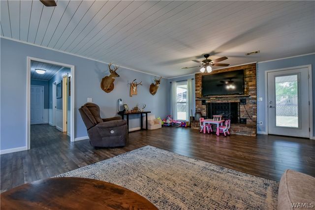 12034 Southview Cir, Moundville, AL 35474