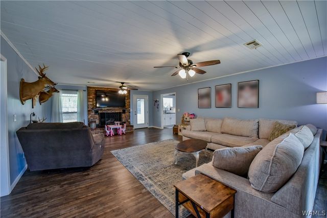 12034 Southview Cir, Moundville, AL 35474