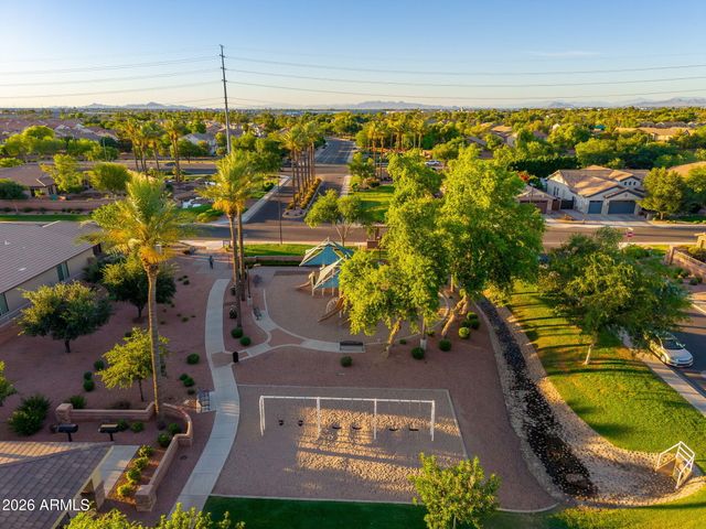 1422 E Zion Way, Chandler, AZ 85249