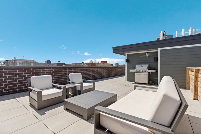 1525 N Bosworth Avenue 3S, Chicago, IL 60642