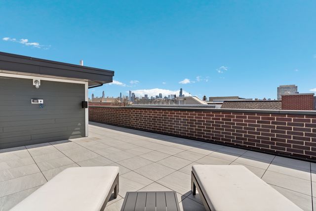 1525 N Bosworth Avenue 3S, Chicago, IL 60642