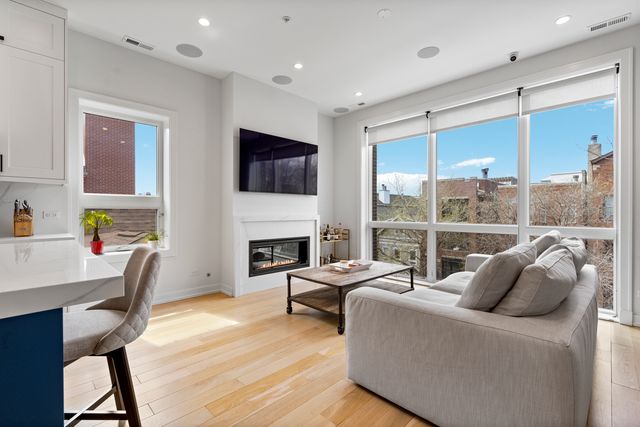 1525 N Bosworth Avenue 3S, Chicago, IL 60642