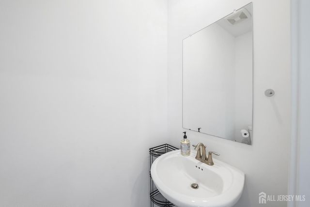 1607 Swales Court, Monroe, NJ 08831