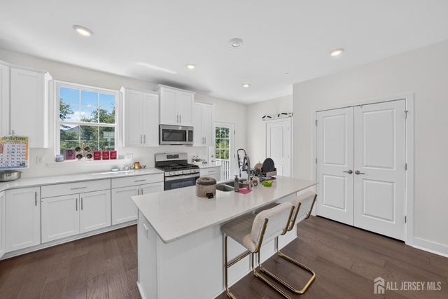 1607 Swales Court, Monroe, NJ 08831