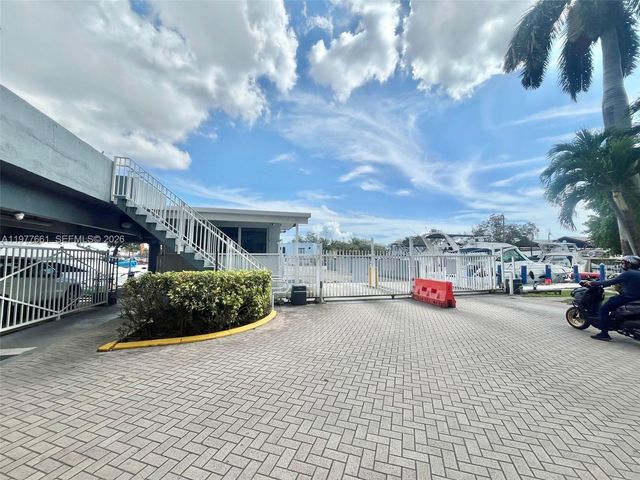 1800 NW 24th Ave 219, Miami, FL 33125