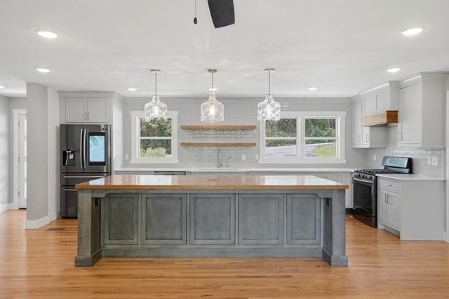 580 W RTE K, Columbia, MO 65203