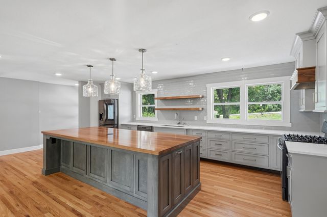 580 W RTE K, Columbia, MO 65203
