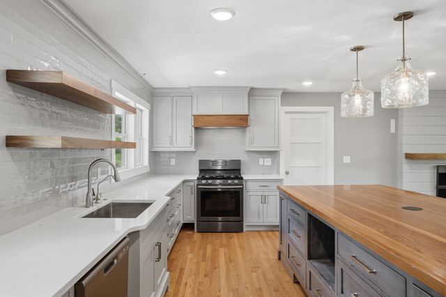 580 W RTE K, Columbia, MO 65203