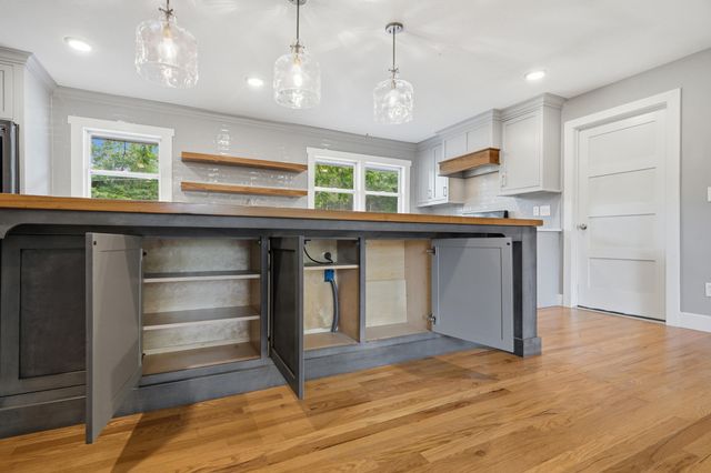 580 W RTE K, Columbia, MO 65203