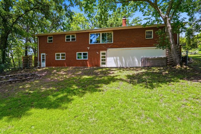 580 W RTE K, Columbia, MO 65203