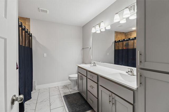 3510 NW Reinhart Drive, Ankeny, IA 50023