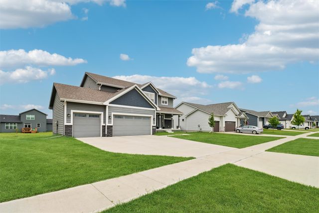 3510 NW Reinhart Drive, Ankeny, IA 50023
