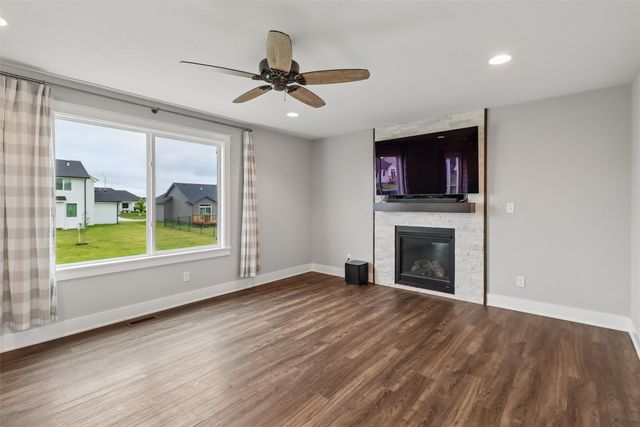3510 NW Reinhart Drive, Ankeny, IA 50023