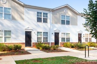 2025 Oakdale Road P, Charlotte, NC 28216