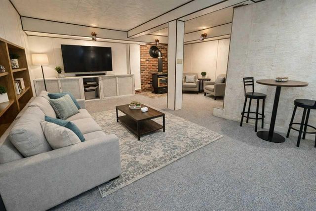 814 HARMEL AVENUE, Oshkosh, WI 54902