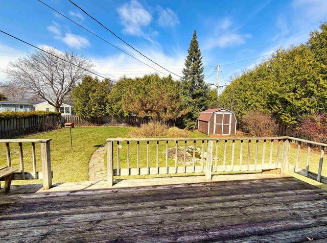 814 HARMEL AVENUE, Oshkosh, WI 54902