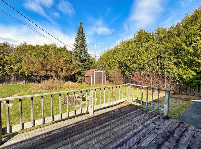 814 HARMEL AVENUE, Oshkosh, WI 54902