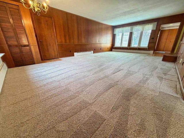 814 HARMEL AVENUE, Oshkosh, WI 54902