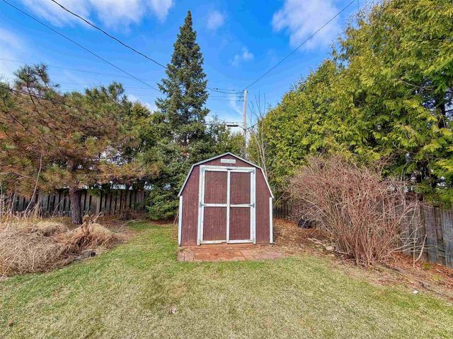 814 HARMEL AVENUE, Oshkosh, WI 54902