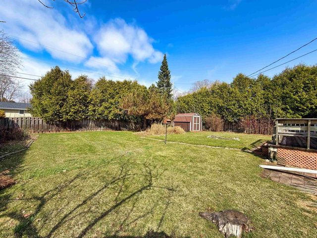 814 HARMEL AVENUE, Oshkosh, WI 54902