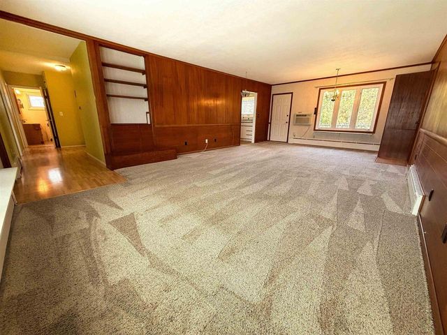 814 HARMEL AVENUE, Oshkosh, WI 54902