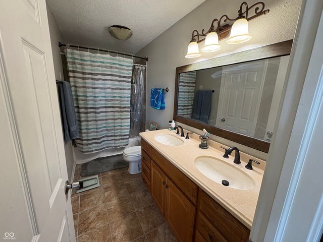 347 Sunbeam Lane, Greenwood, IN 46143