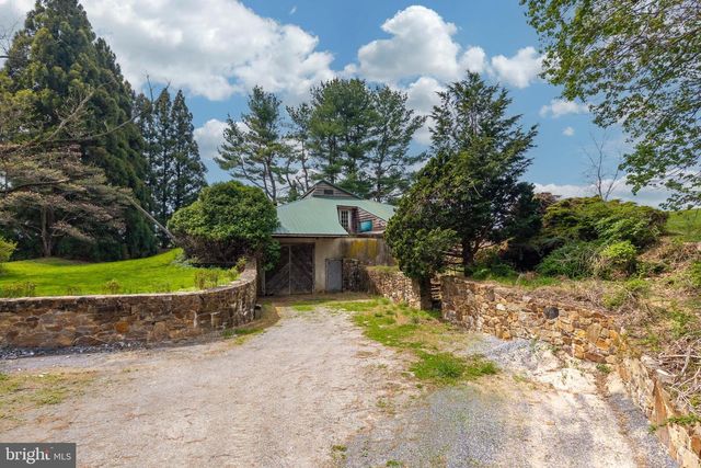 394 STREET RD, West Grove, PA 19390