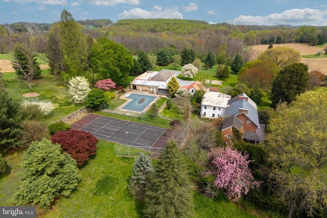 394 STREET RD, West Grove, PA 19390