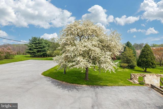 394 STREET RD, West Grove, PA 19390