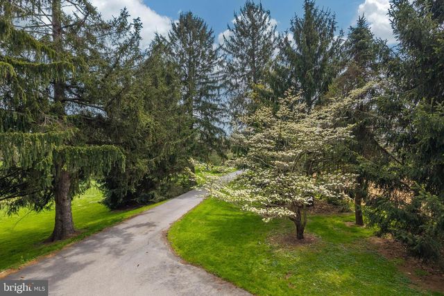 394 STREET RD, West Grove, PA 19390