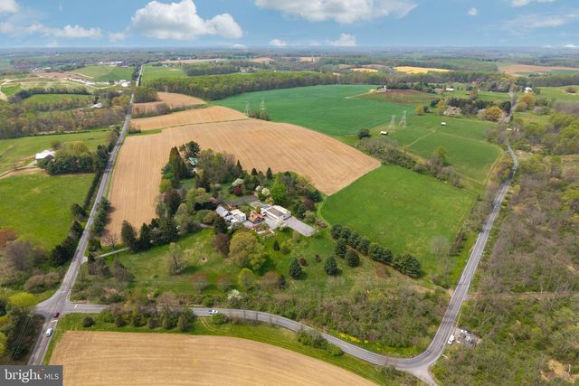 394 STREET RD, West Grove, PA 19390