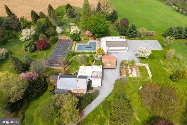 394 STREET RD, West Grove, PA 19390