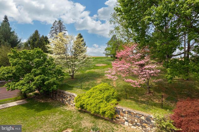 394 STREET RD, West Grove, PA 19390